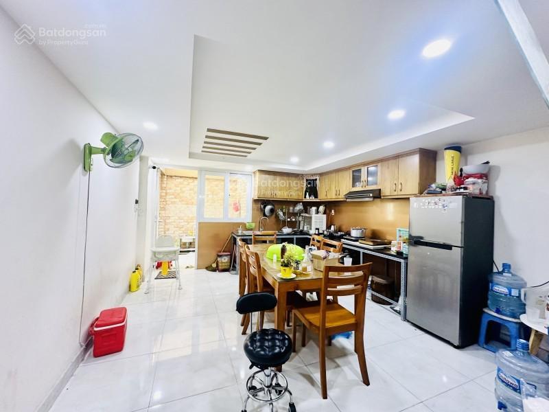 Mặt tiền hẻm 8m nguyễn thị tần quận 8, cách q1 q5 chỉ 200m, dt 93m2 (4.2x22)