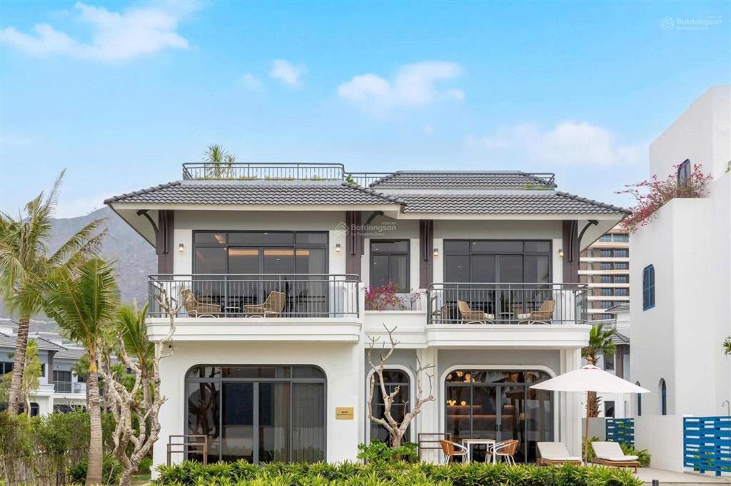 Cắt lỗ biệt thự biển sonasea vân đồn giá 6x tỷ kinh doanh villa luôn 2 mặt tiền hướng biển mát mẻ