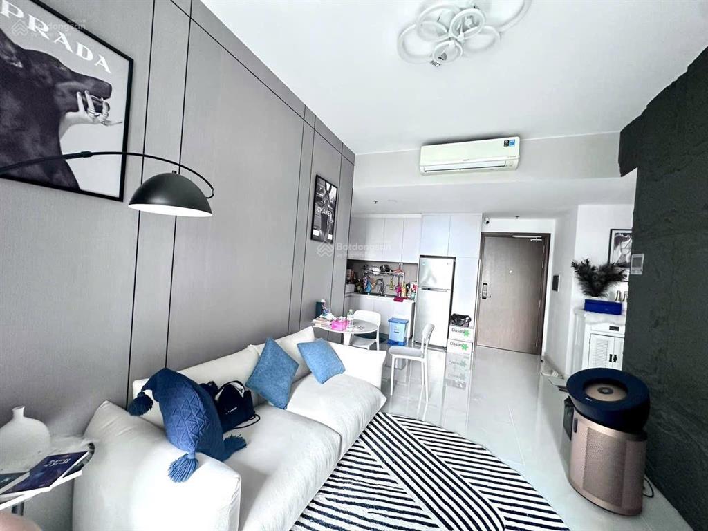 Chính chủ cần bán căn hộ masteri an phú, 4,9 tỷ, 50m2, 1pn, 1wc view landmark  0985 807 *** vy