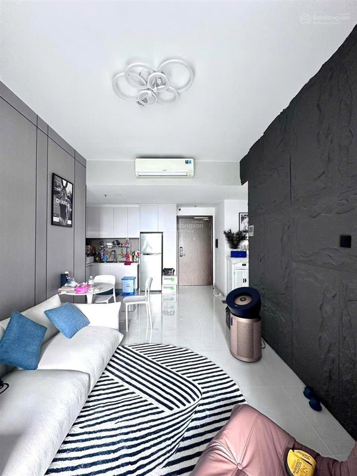 Chính chủ cần bán căn hộ masteri an phú, 4,9 tỷ, 50m2, 1pn, 1wc view landmark  0985 807 *** vy