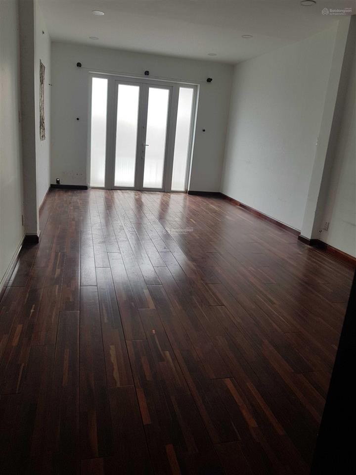 Cho thuê nguyên căn 6x18m hẻm xe hơi sư vạn hạnh q10