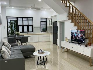 Nhà đẹp giá rẻ! cho thuê nhà phố nguyên căn 12 tr full nội thất đẹp khu sim city quận 9 vào ở ngay