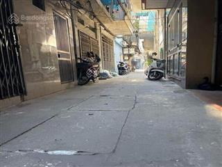 Bán đất hai bà trưng (cũ), khu vực phố bạch mai , ngõ xe máy tránh , trước đất rộng 3m , giá đầu tư