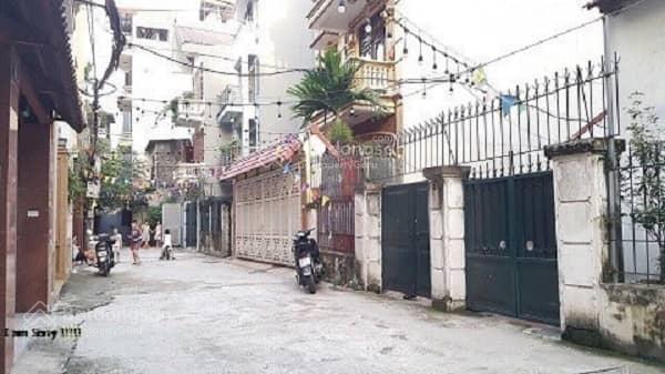 Bán đất ba đình , phố hoàng hoa thám , 3 gác đỗ cổng , vài bước chân ra mặt ngõ thông , nở hậu