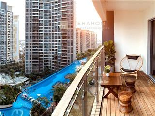 Chuyển nhượng 4pn 194m2 layout 2 ban công rộng view trực diện hồ bơi siêu đẹp sẵn sổ hồng giao ngay