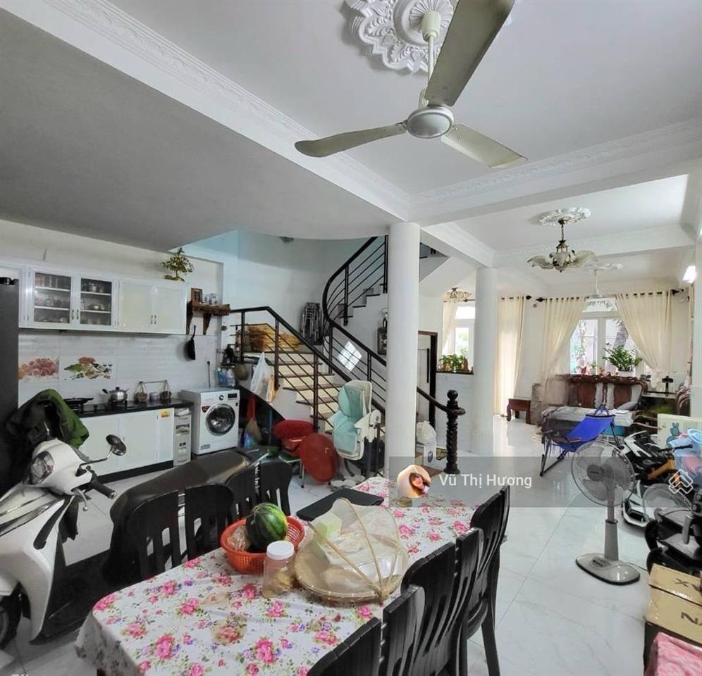 Bán gấp nhà q7  3 tầng + dãy trọ cho thuê 30tr/th  12.6m x 25m  31 tỷ(tl)