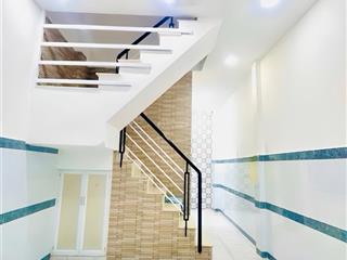 Nhà đúc 2 tầng  dt 30m2  ngay đường tỉnh lộ 10 giáp quận 6. giá chỉ 2,x tỷ