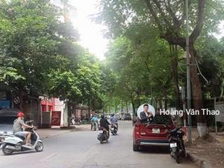 Bán nhà hoàng quốc việt 206m2, mt 12m, 40 tỷ  oto tránh nhau  cách 3 nhà ra phố lớn  đầu tư tốt