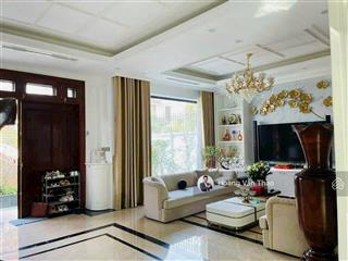 Thật nhanh  biệt thự vip sân vườn dịch vọng gần 200m2 mt 12m  35 tỷ  ở hay đầu tư đẹp vô cùng