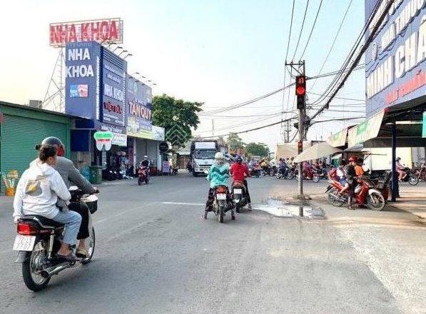 Chủ kẹt tiền gửi bán gấp lô đất đẹp , giá rẻ 6x15m giá chỉ 1 tỷ 300.