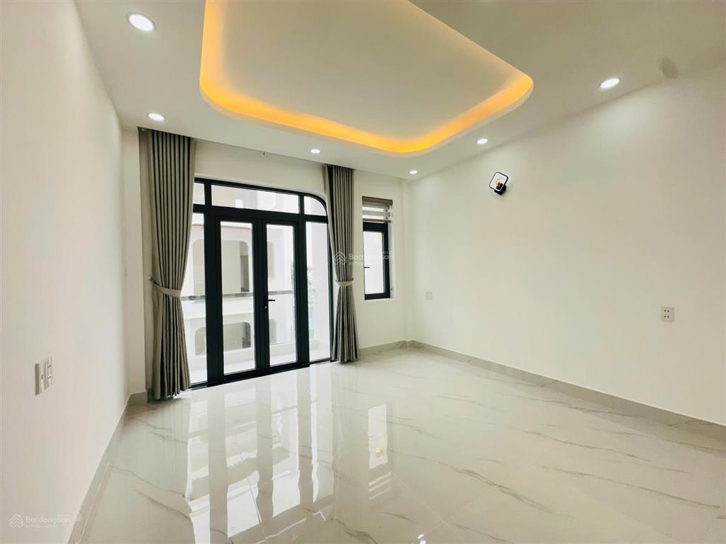 Bán nhà phố trong khu dân cư 60m2  đường nhựa 7m thông thoáng cơ sở hạ tầng (điện âm, nước âm)