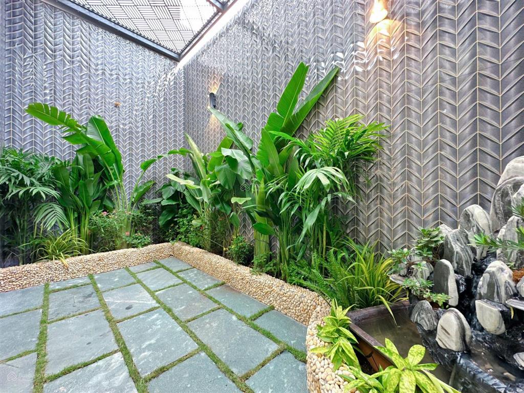 Trục đường lê trọng tấn  giáp quận tân phú nhà full nội thất, có thang máy 450kg  4m x 17m