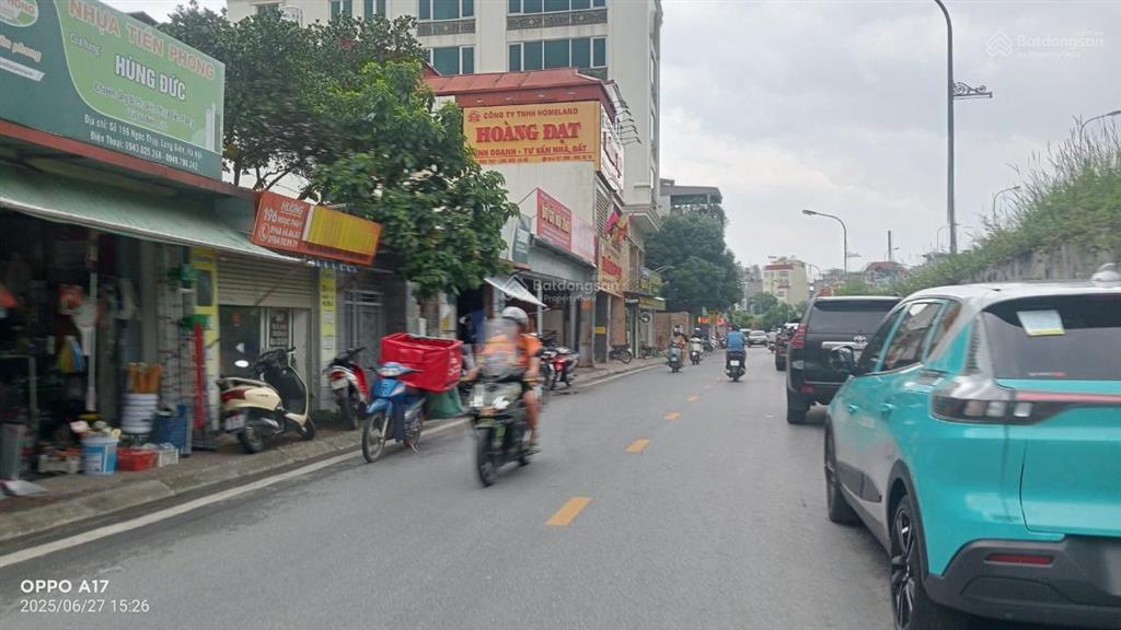 Bán đất ngọc thụy lý sơn 94m ô tô tránh view sân bóng giá 18 tỷ 900 triệu