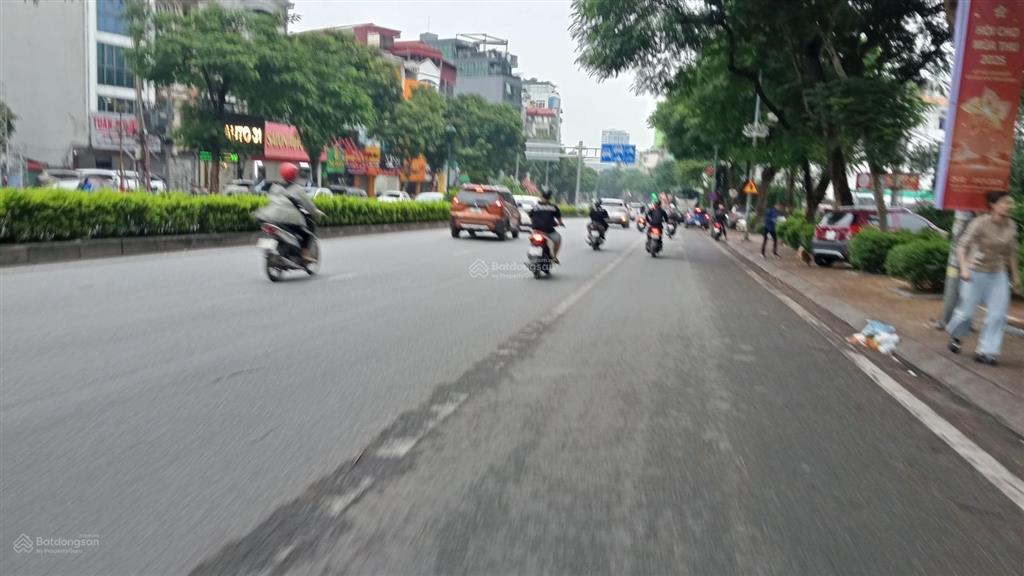 Bán đất mặt phố nguyễn văn cừ 900m, giá 220 tỷ