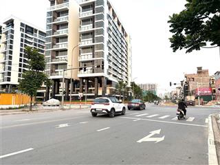 Ô tô 7 chỗ vào đất. bán đất việt hưng 60m, hơn 13 tỷ. 20m ra mặt phố, ô tô thông