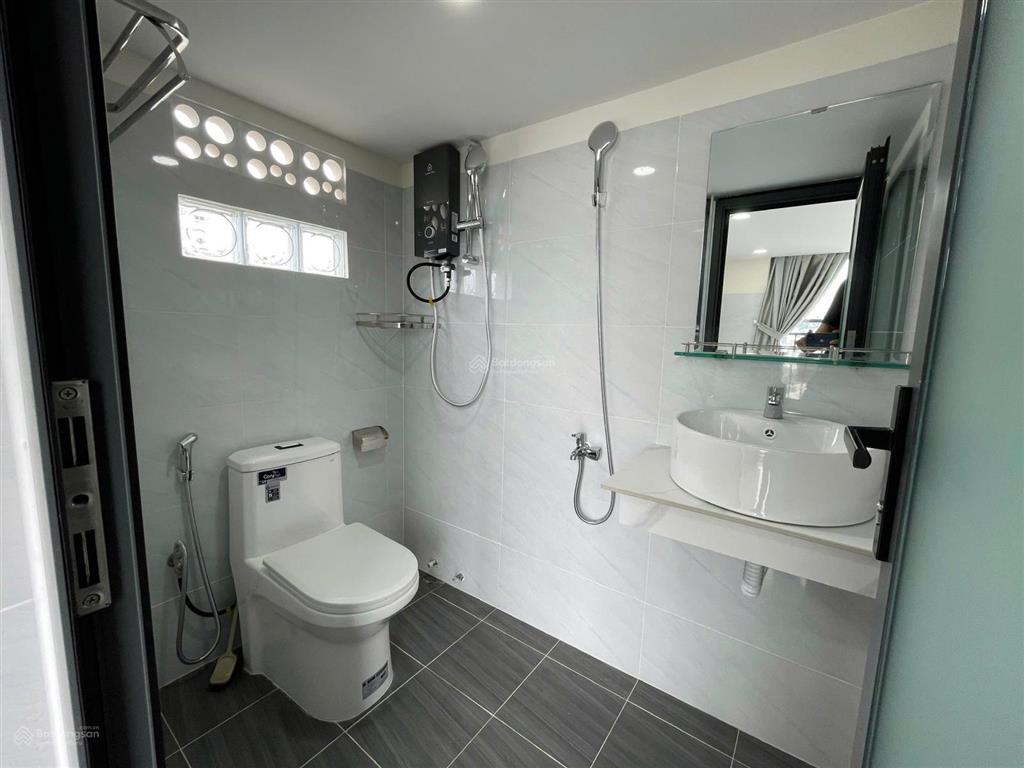 Phòng gác lớn mới xây ban công cửa sổ lớn full nội thất ngay tô ký  công viên phần mềm