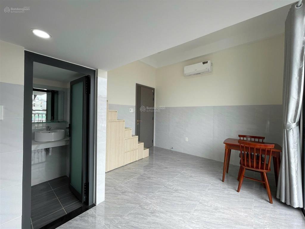 Phòng gác lớn mới xây ban công cửa sổ lớn full nội thất ngay tô ký  công viên phần mềm