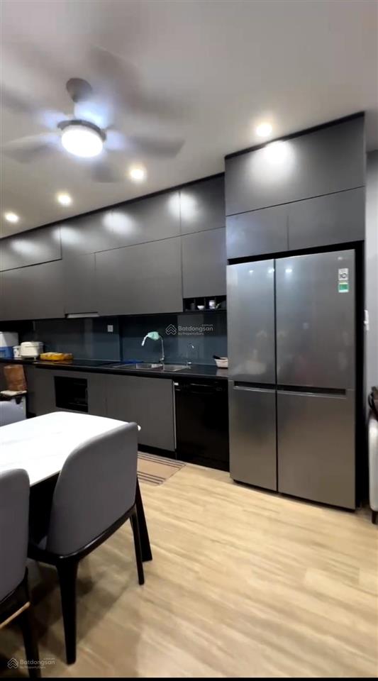 Bán 2pn2wc 55m2 phân khu sakura có bể bơi 4 mùa  giá 4,630 tỷ bao phí  full nội thất  hỗ trợ vay