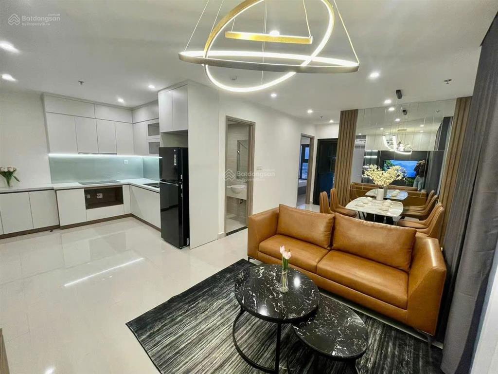 Bán căn góc 2pn + 1 , dt 64m2 thiết kế được 3pn tại vin smart giá 4,920 tỷ bao phí  full nội thất