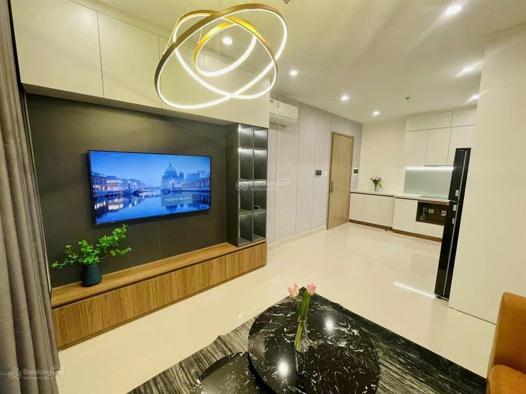 Bán căn góc 2pn + 1 , dt 64m2 thiết kế được 3pn tại vin smart giá 4,920 tỷ bao phí  full nội thất