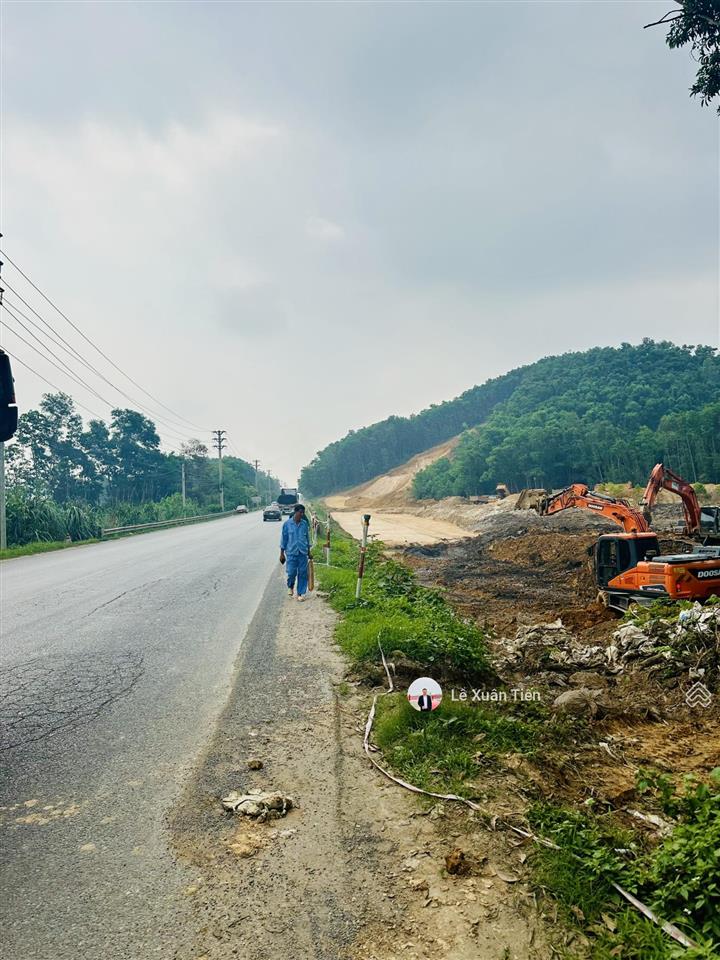 Lô đất 79.4m mặt tiền 6m, ô tô tránh, cách metro số 5  đại lộ thăng long đúng 100m, hơn 40tr/m