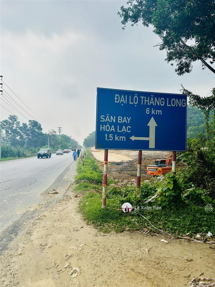 Lô đất 79.4m mặt tiền 6m, ô tô tránh, cách metro số 5  đại lộ thăng long đúng 100m, hơn 40tr/m