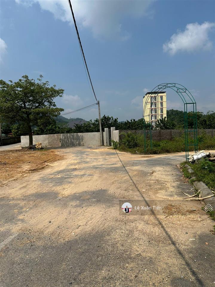 Lô đất 79.4m mặt tiền 6m, ô tô tránh, cách metro số 5  đại lộ thăng long đúng 100m, hơn 40tr/m