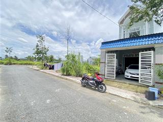 Bán nhà 1 lầu đẹp dt 102m2 (3pn) gần đường 826, mỹ lệ, cần đước, la, shr  giá 2 tỷ 050 triệu