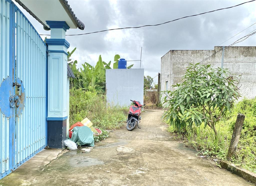 Bán đất cách 50m đường long khê  phước vân, cần đước la, dt 120m2 thổ cư 100%, giá 890 tr