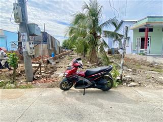 Đất gần đường đt832 cách 100m, khu đông dân cư, gần chợ nhựt chánh 225m2 thổ cư, giá 1 tỷ 350