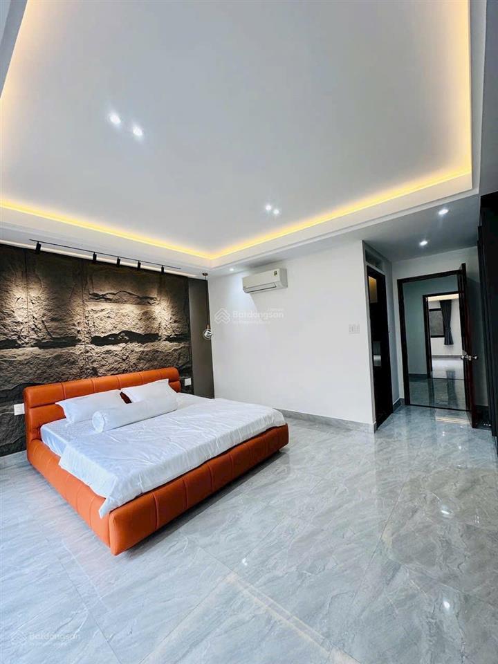 Nhà mặt tiền kinh doanh được, nhà mới đẹp vào ở được ngay hay cho thuê, đường nhựa trước nhà 12m