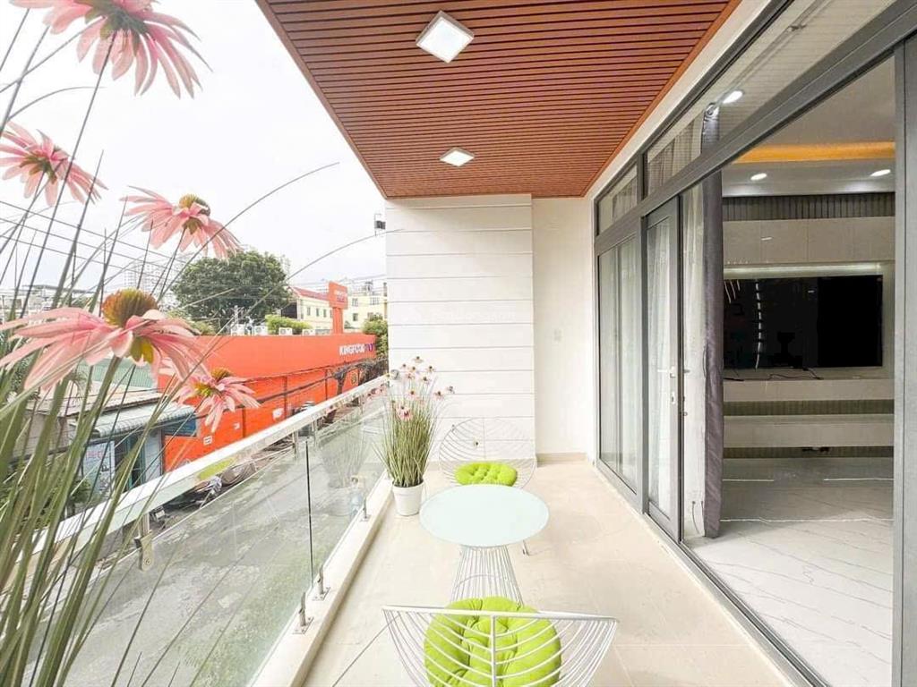 Nhà mặt đường đầy đủ nội thất vừa ở vừa mở công ty được 5x16m, vào ở được ngay