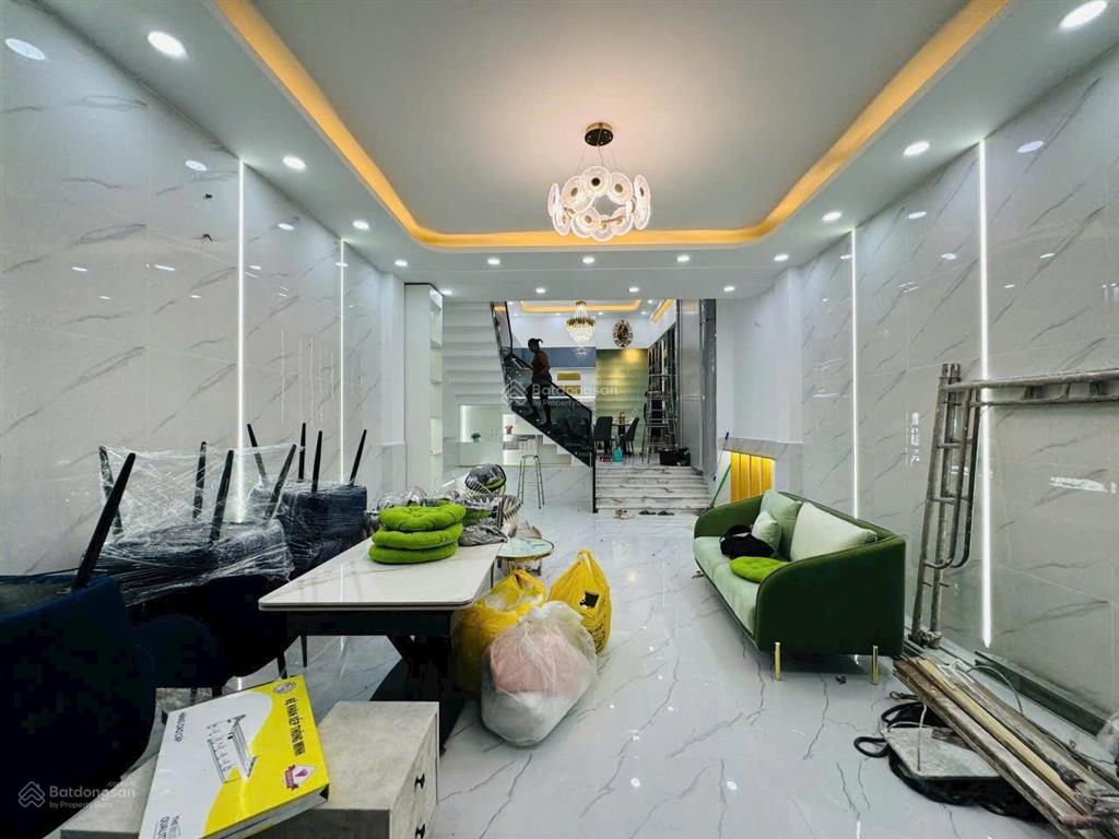 Nhà mặt đường đầy đủ nội thất vừa ở vừa mở công ty được 5x16m, vào ở được ngay