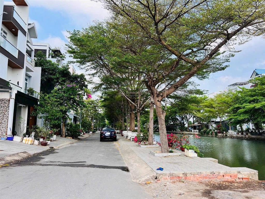 Nhà 5x18m mới đẹp view hồ thoáng mát phong cách hiện đại giá phải chăng