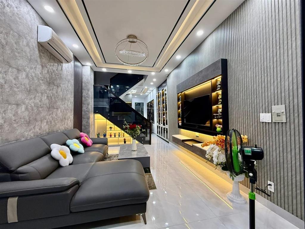 Nhà đẹp hẻm ô tô vào ở ngay 4x16