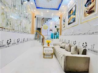 Mặt tiền hẻm 3 lầu có sân thượng tiện kinh doanh buôn bán trung tâm thị trấn