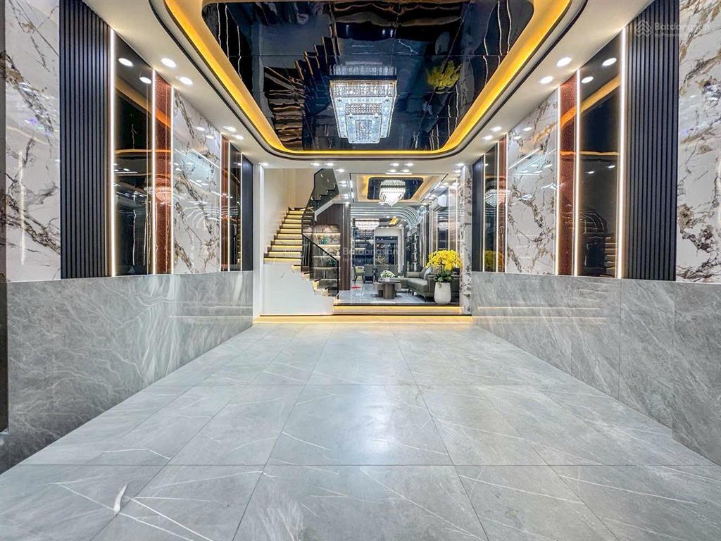 Siêu khủng nhà 5,2 dài 24 có thang máy đẹp lộng lẫy vào ở ngay ô tô đậu trong nhà cách q7 chỉ 1km