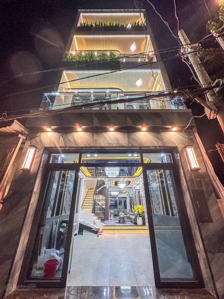 Siêu khủng nhà 5,2 dài 24 có thang máy đẹp lộng lẫy vào ở ngay ô tô đậu trong nhà cách q7 chỉ 1km