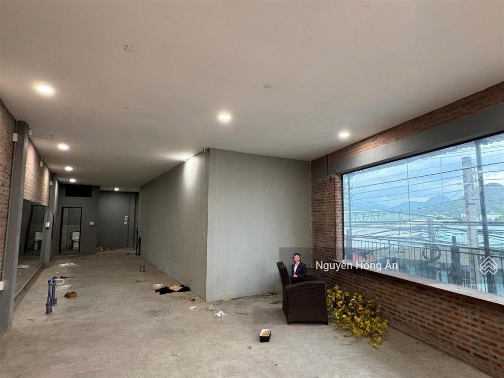 Không có nhà thứ 2 tại nha trang mặt tiền bám đường 30,6m, kinh doanh buôn bán quá tốt, gần biển