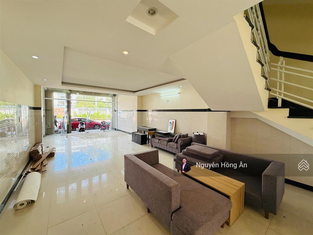 Nhà 4 tầng đối diện trường cao đẳng du lịch nha trang, mặt tiền đường điện biên phủ kinh doanh