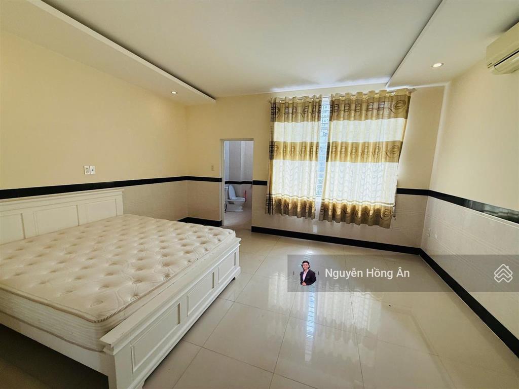 Nhà 4 tầng đối diện trường cao đẳng du lịch nha trang, mặt tiền đường điện biên phủ kinh doanh