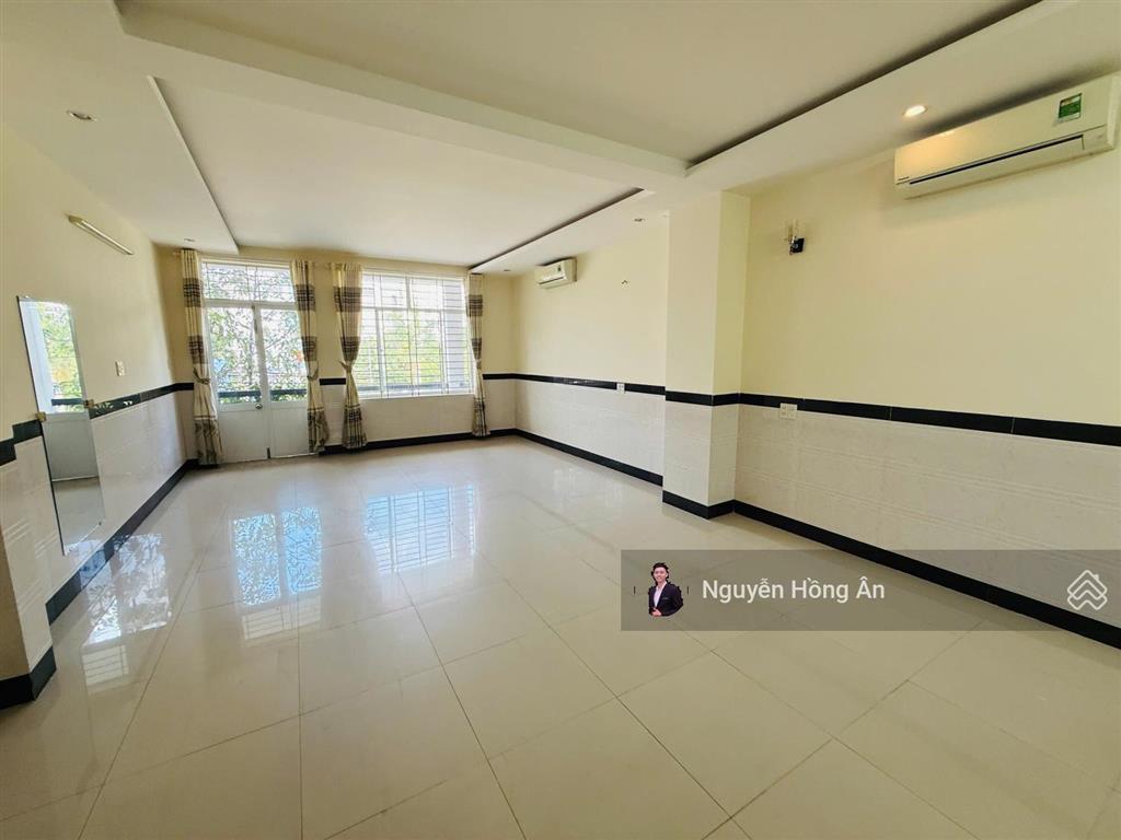 Nhà 4 tầng đối diện trường cao đẳng du lịch nha trang, mặt tiền đường điện biên phủ kinh doanh