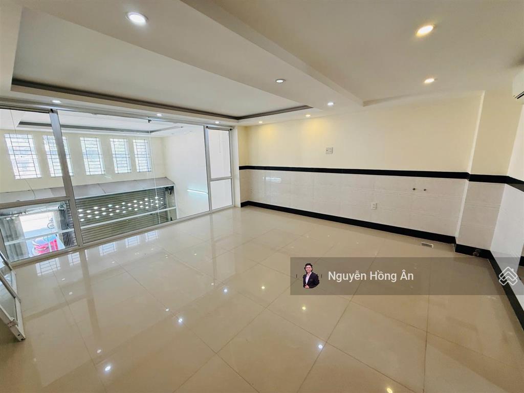 Nhà 4 tầng đối diện trường cao đẳng du lịch nha trang, mặt tiền đường điện biên phủ kinh doanh