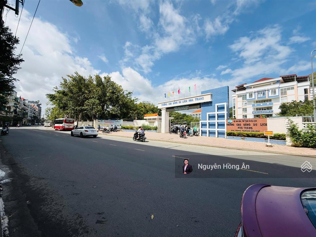 Nhà 4 tầng đối diện trường cao đẳng du lịch nha trang, mặt tiền đường điện biên phủ kinh doanh