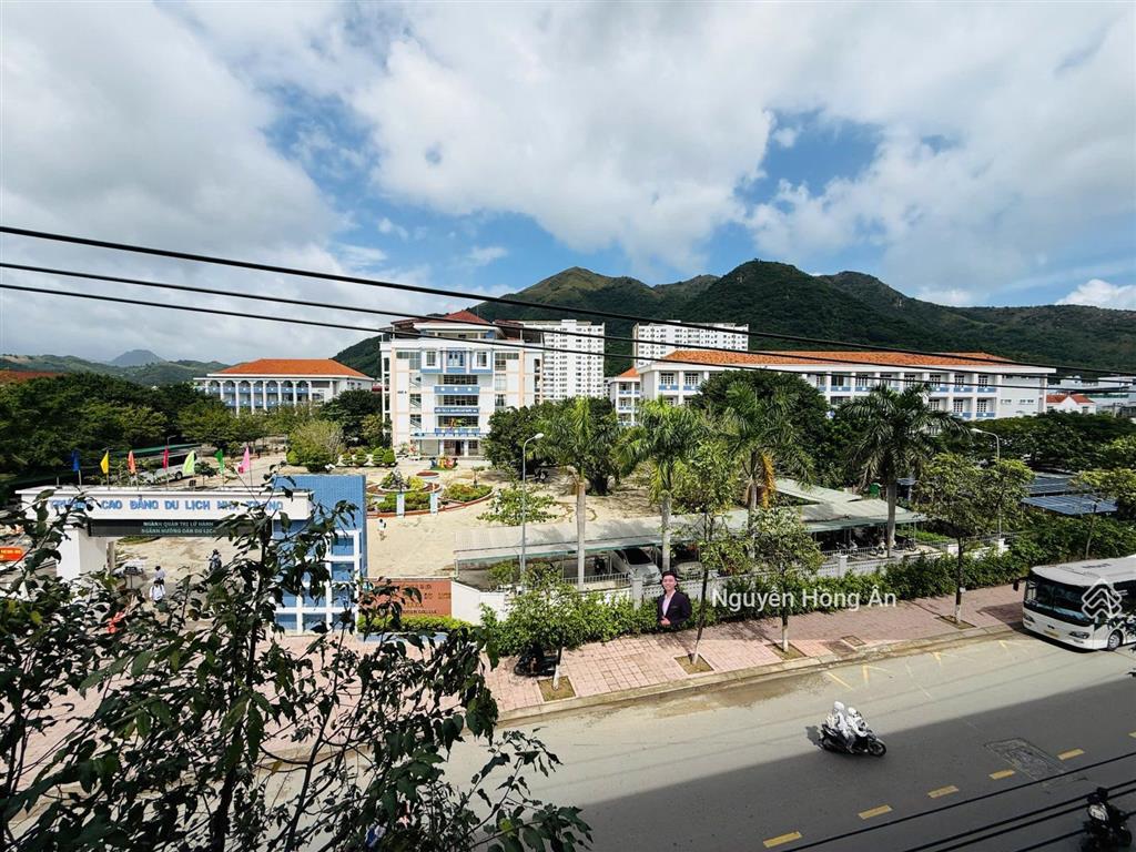 Nhà 4 tầng đối diện trường cao đẳng du lịch nha trang, mặt tiền đường điện biên phủ kinh doanh
