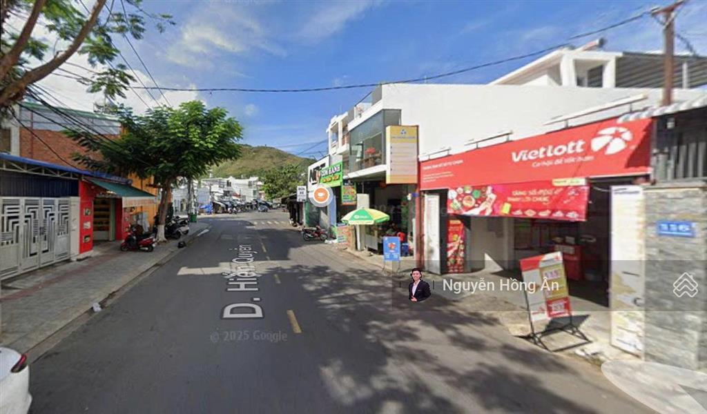 Bán lô đất đường dương hiến quyền, 124,7m2 ngang 5m, giá 13,5tỷ, cách biển 200m, có dòng tiền thuê