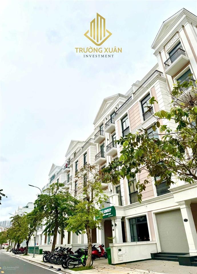 Sản phẩm giá hời! bán shophouse view đẹp, căn góc ngã tư đắc địa tại the manhattan, vin quận 9, hcm