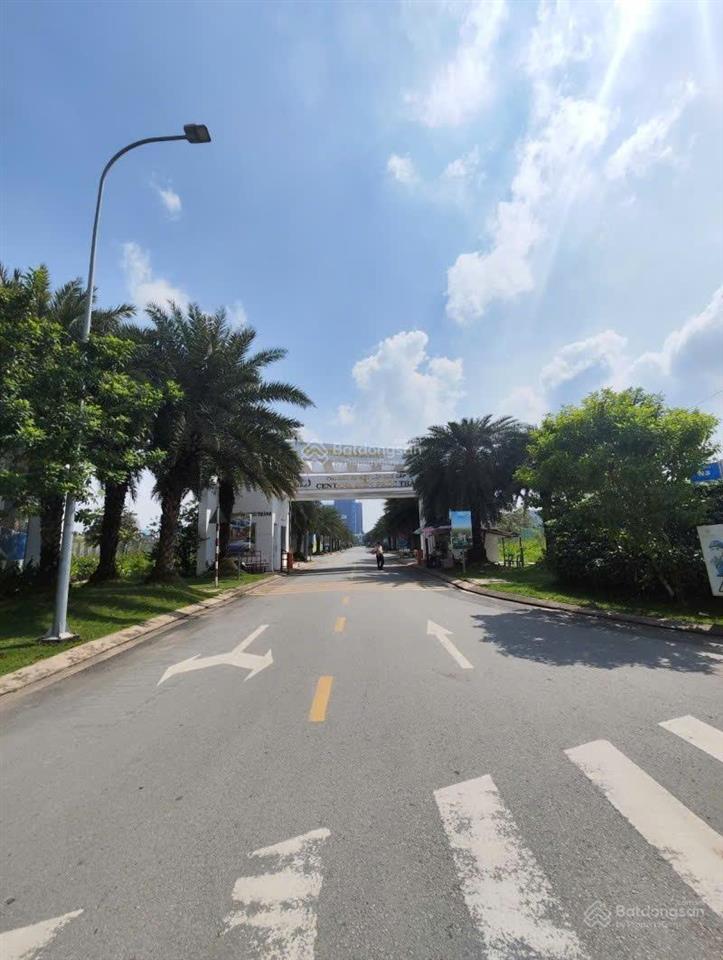 Bán lô đất lớn mặt tiền trường lưu quận 9  8500m2 giá 160 tỷ