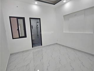 Ngay sát quận 1  nhà đẹp 4 lầu sân thượng dọn vào ở ngay  chỉ 8 tỷ 9