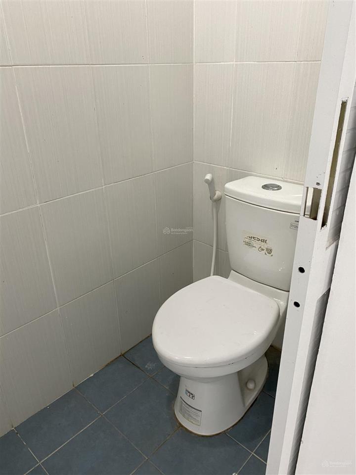 Chính chủ bán phố đông, 2pn  2wc, nội thất đẹp, view đông nam mát mẽ 70m2 siêu rẻ 2.99 tỷ